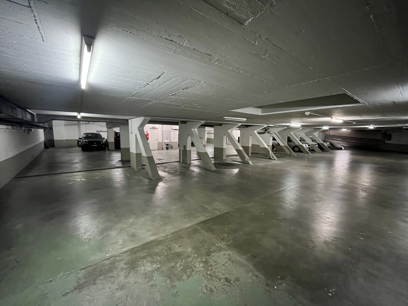 Underground slot, photo 3 of 4