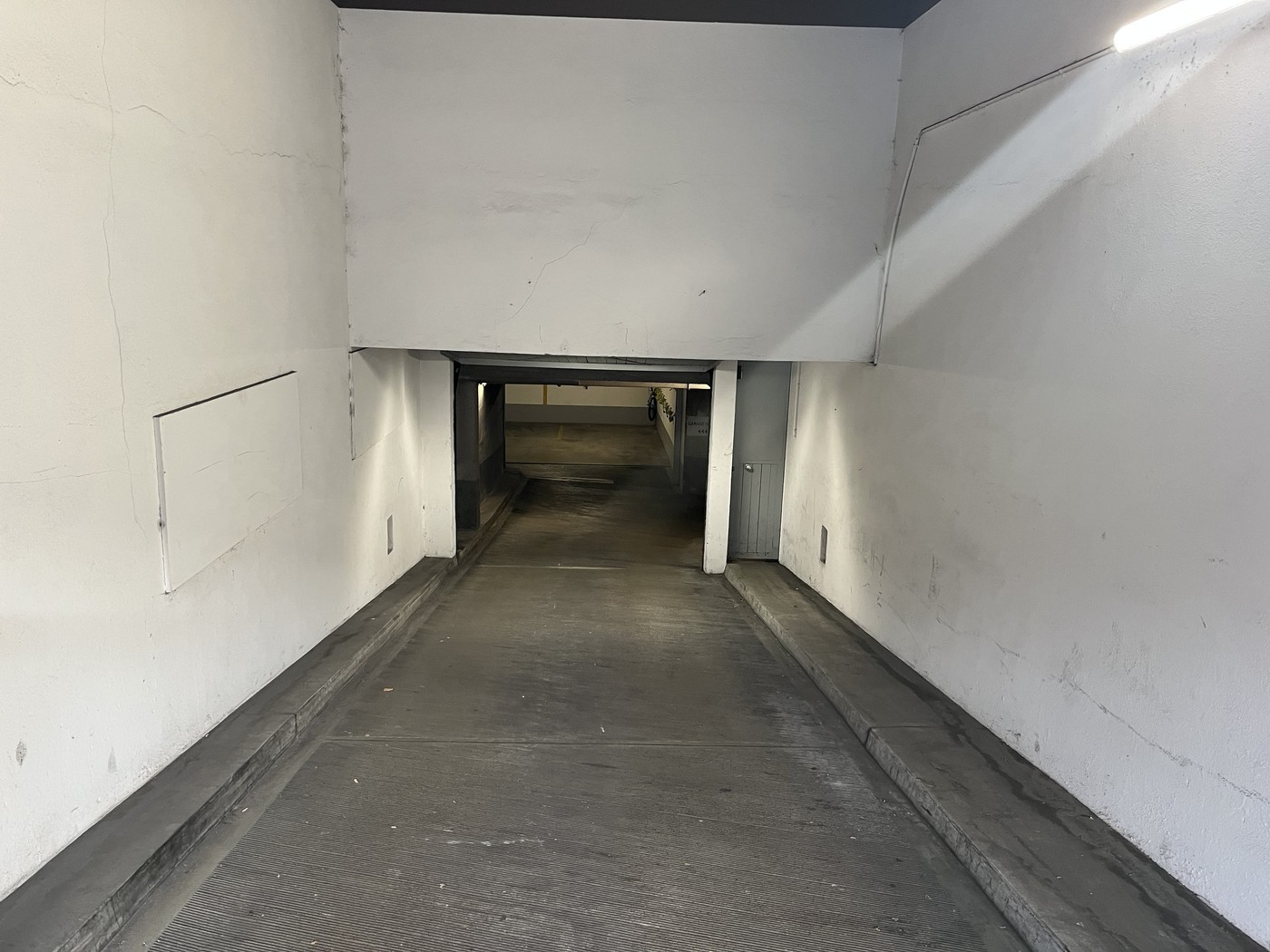 Underground slot, photo 2 of 4