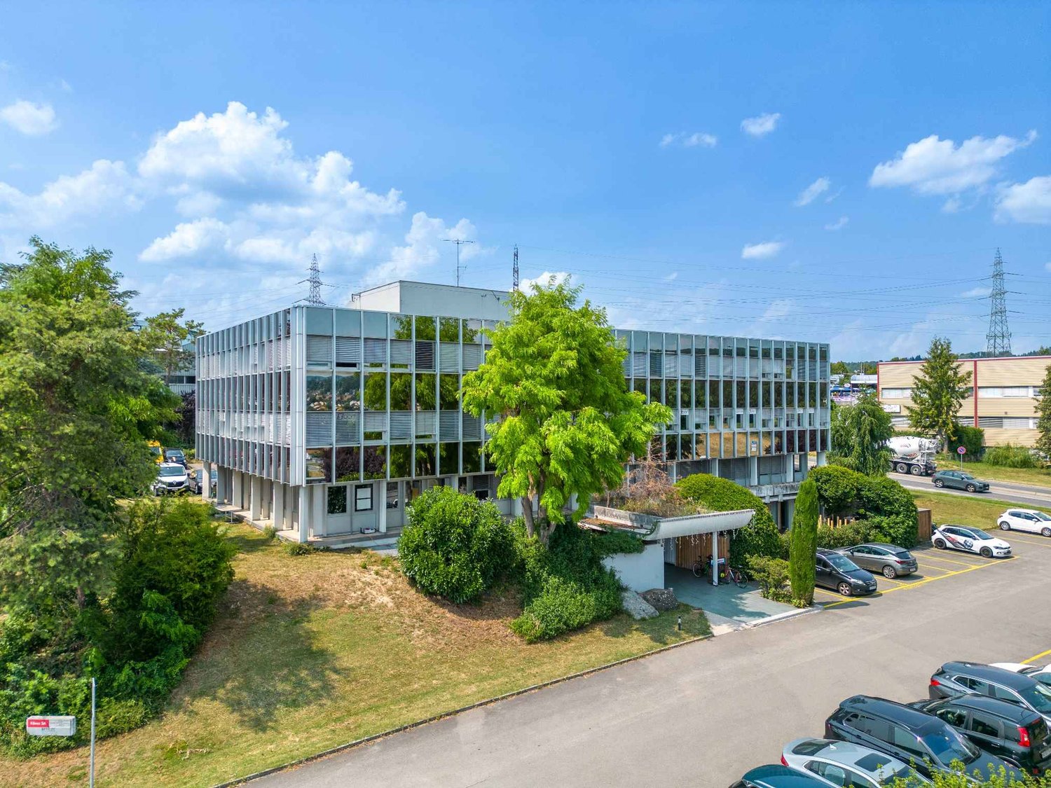 626m² office, photo 2 of 6