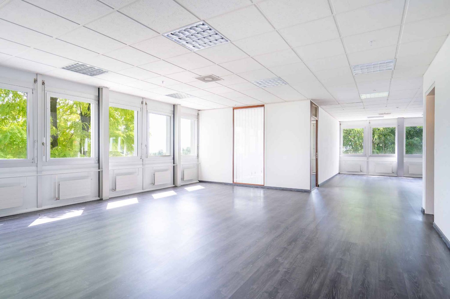 626m² office, photo 3 of 6