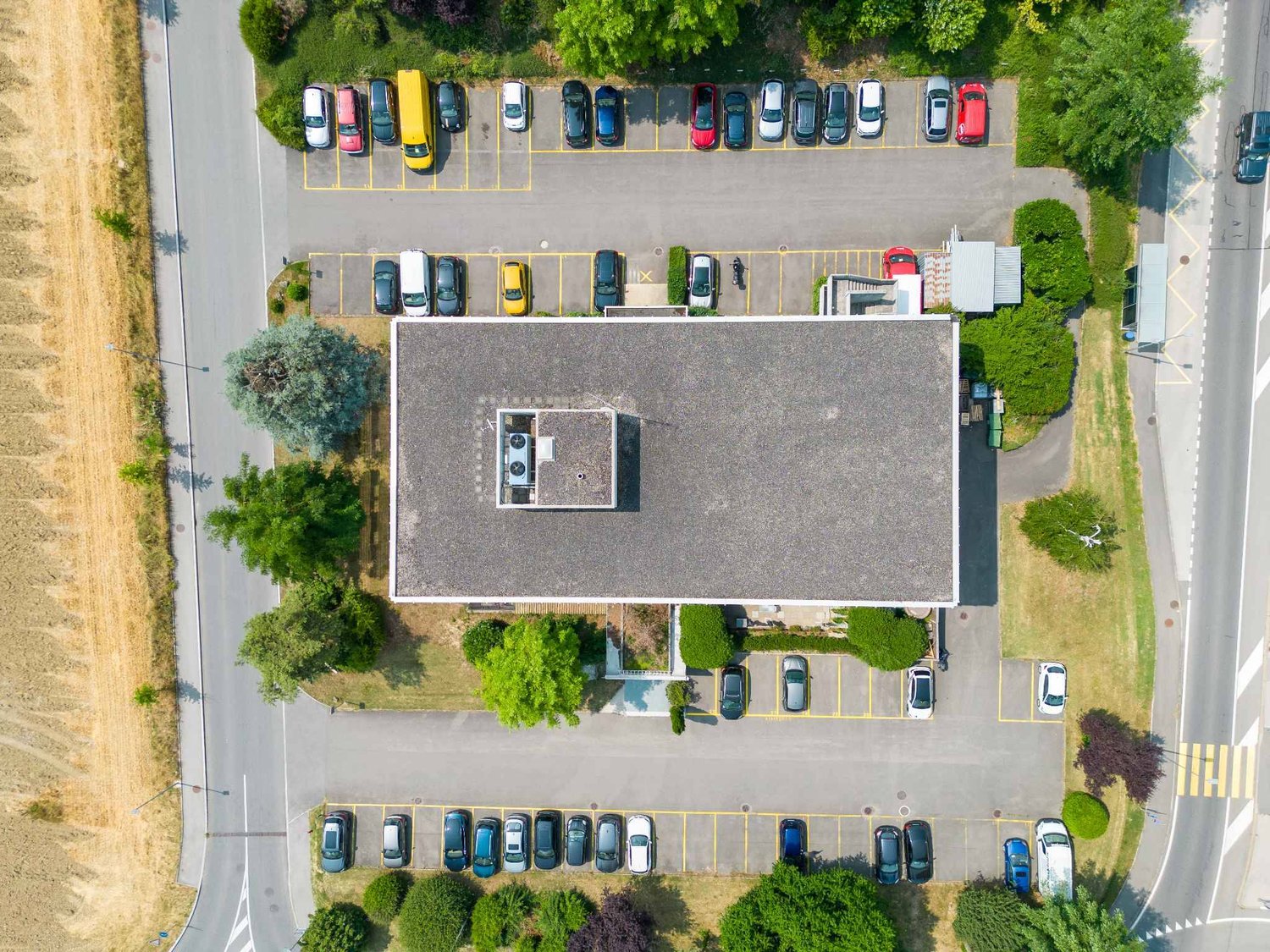 626m² office, photo 1 of 6