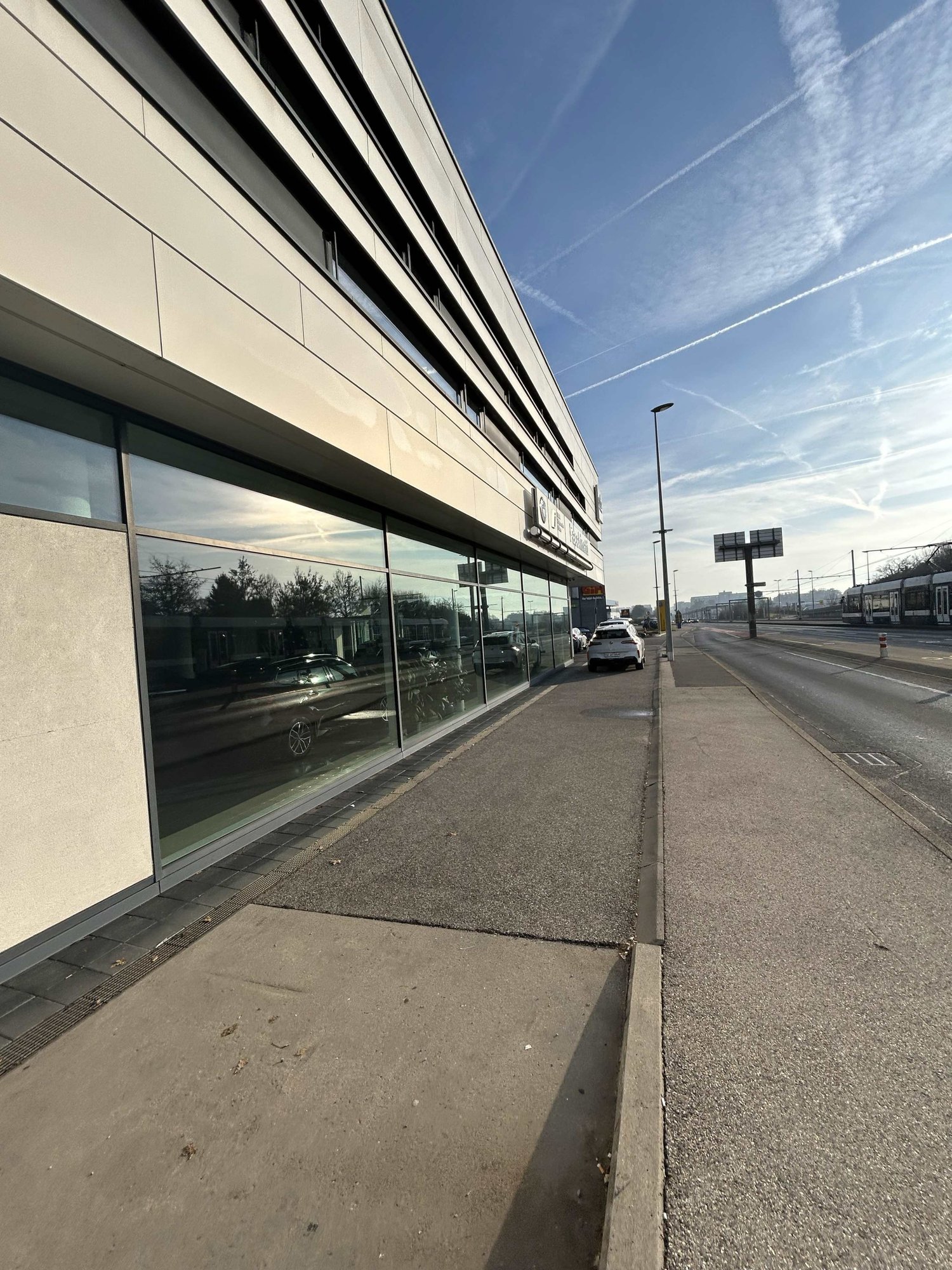 2984m² Laden, Foto 1 von 9