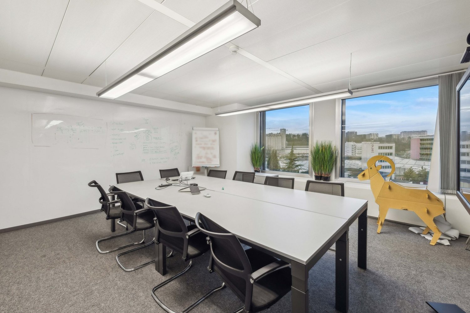 Office, photo 8 of 10