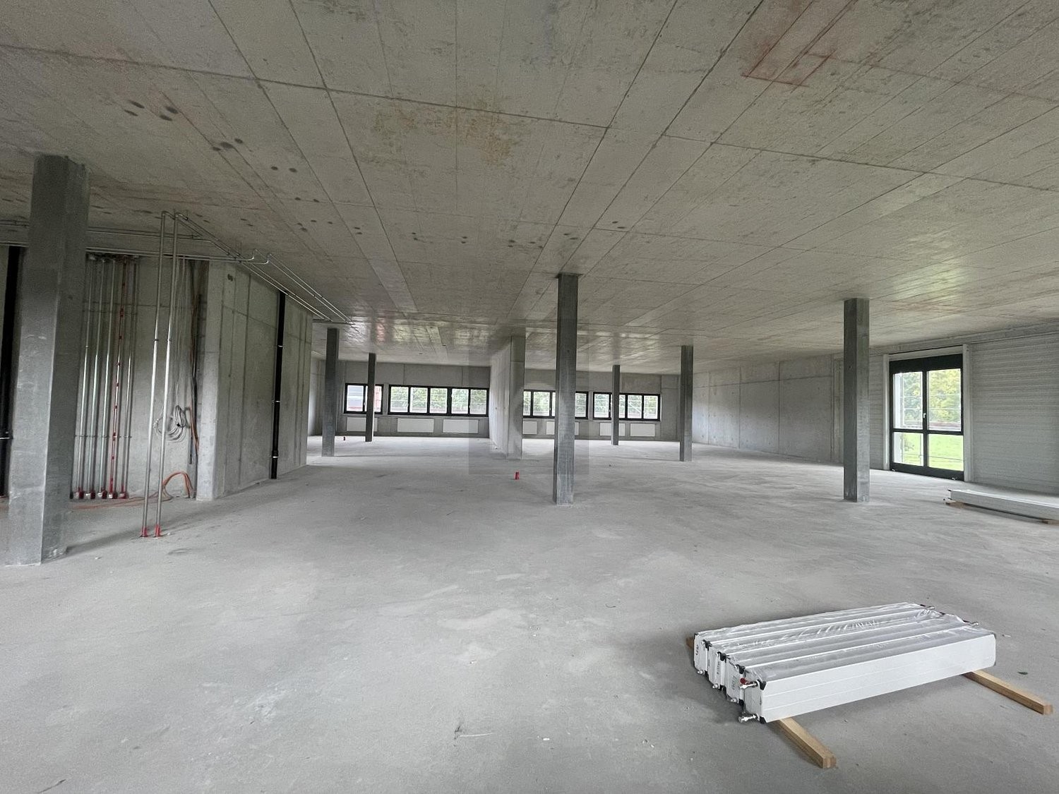 166m² industrial object, photo 3 of 4