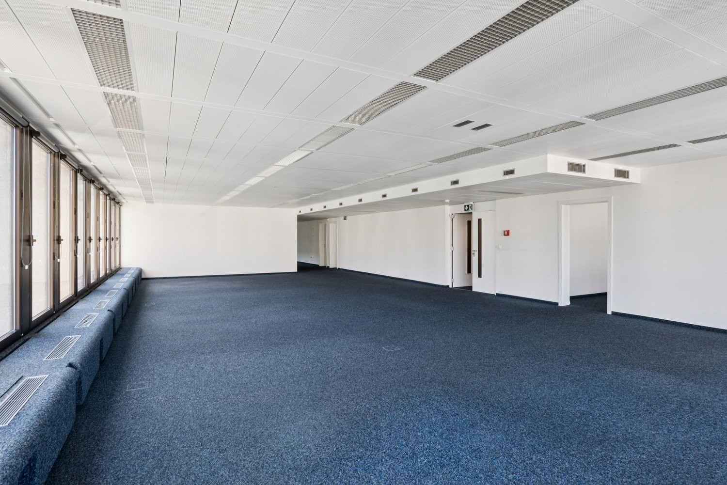 1380m² office, photo 3 of 10