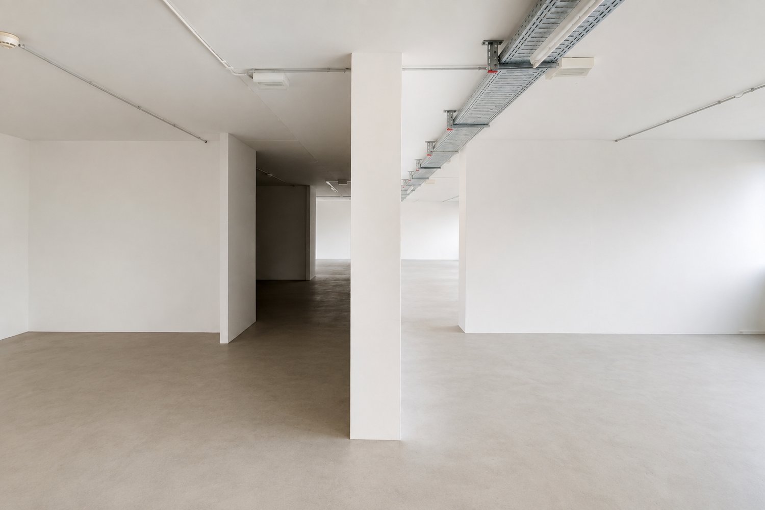 304m² commercial
