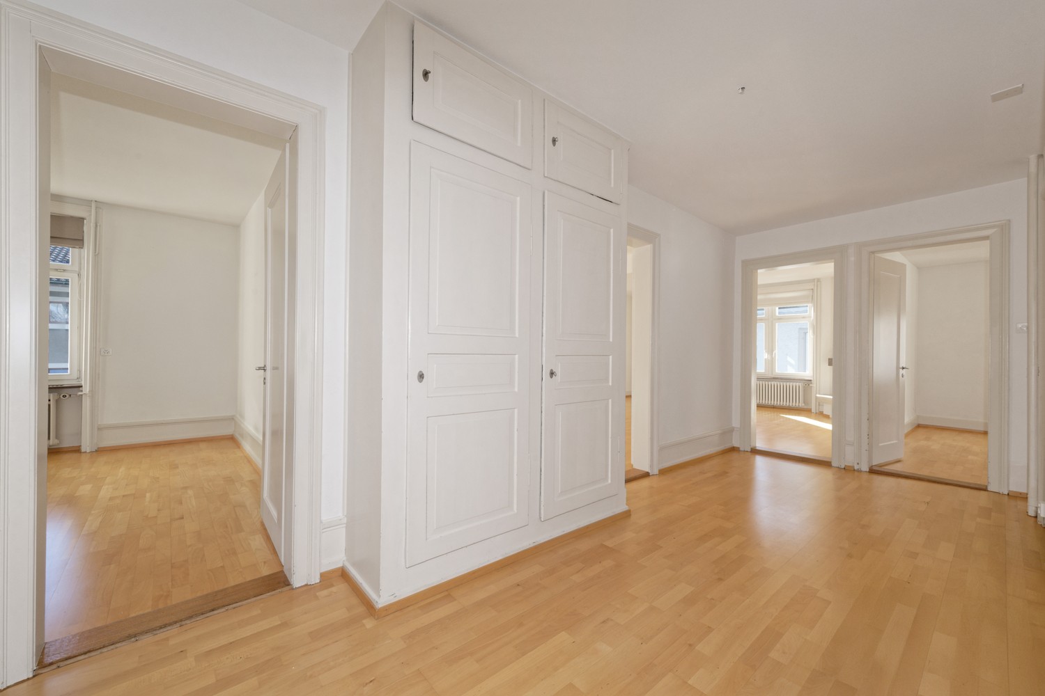 5 rooms apartment