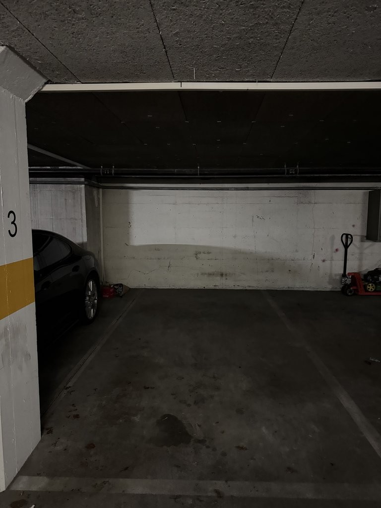 Underground slot, photo 1 of 3