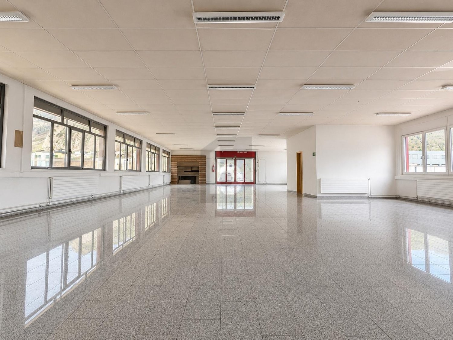 670m² industrial object, photo 4 of 4