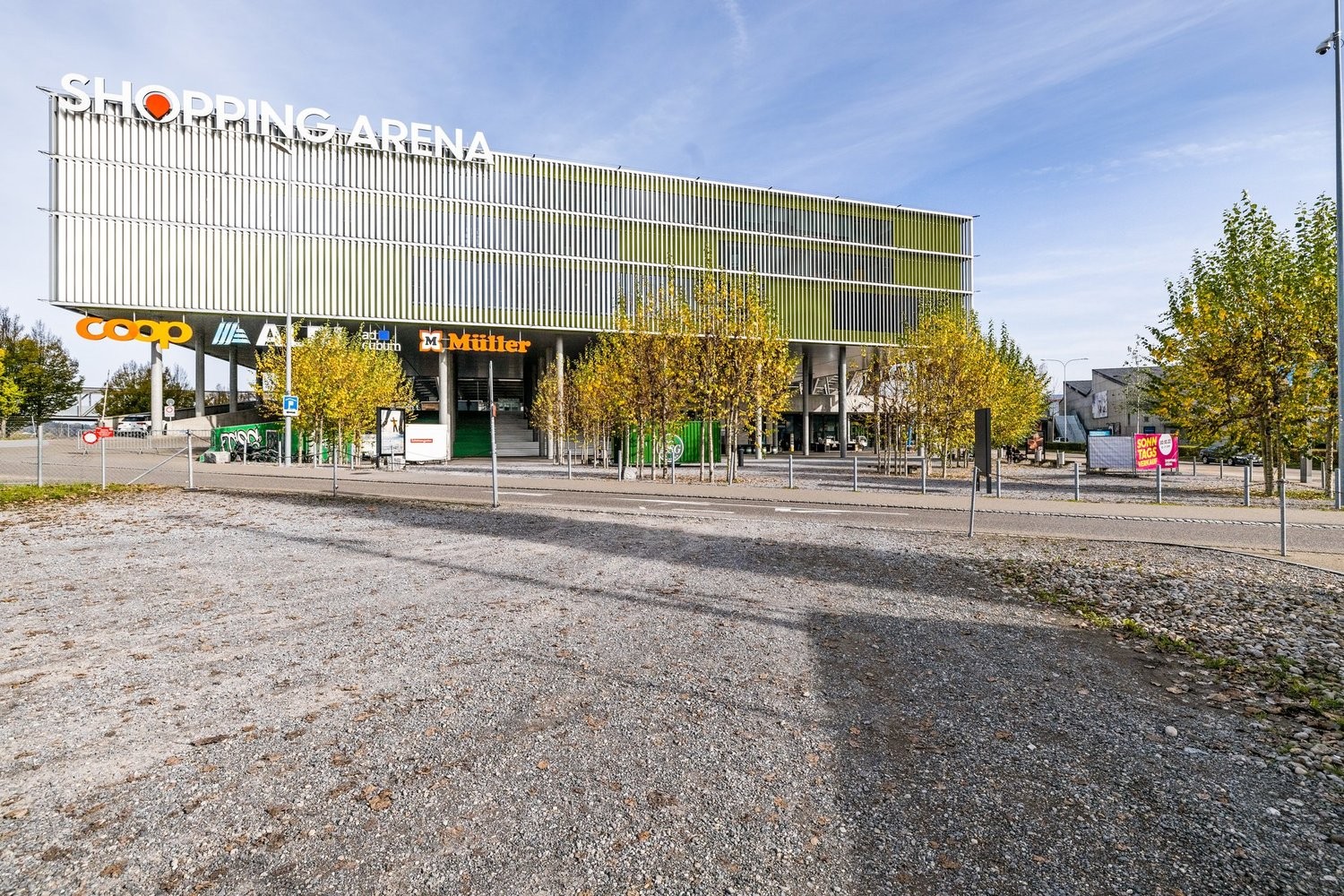 374m² commercial