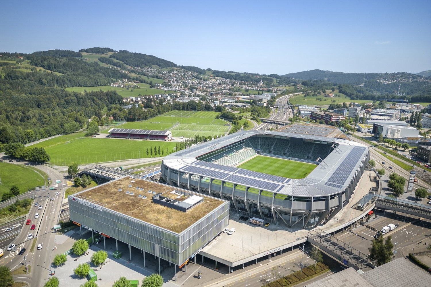 374m² commercial