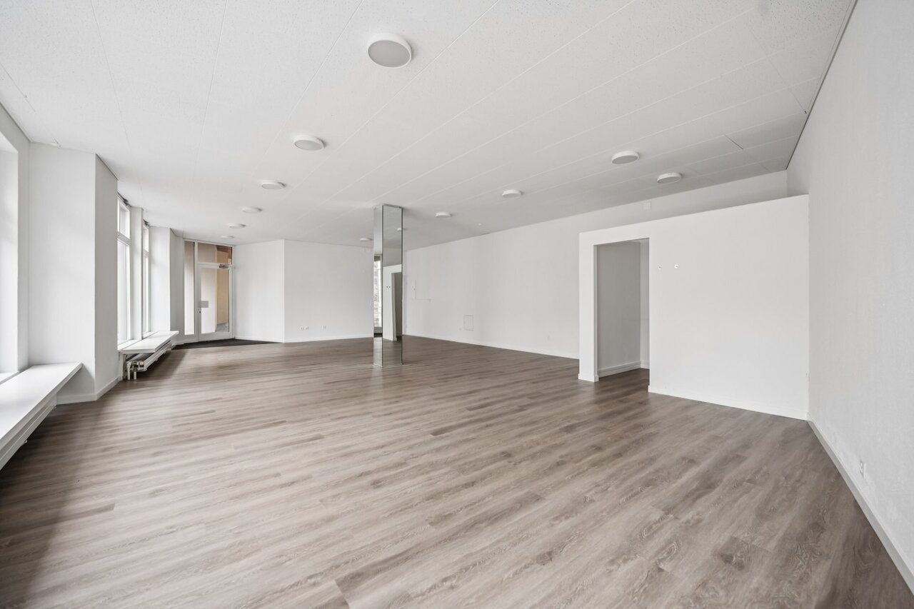 86m² commercial
