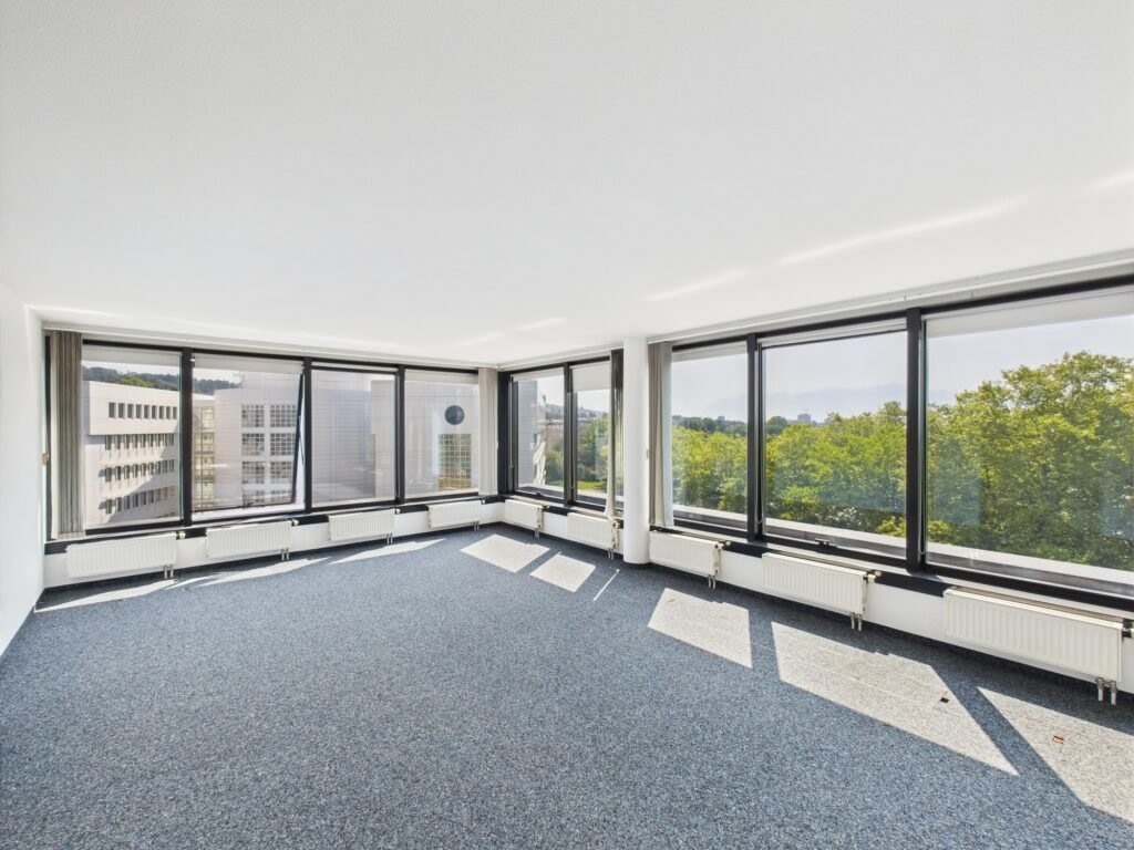 Office, photo 2 of 10