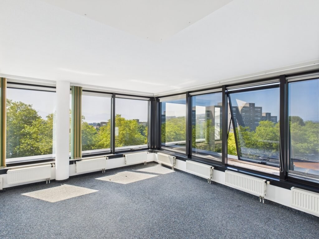 Office, photo 1 of 10