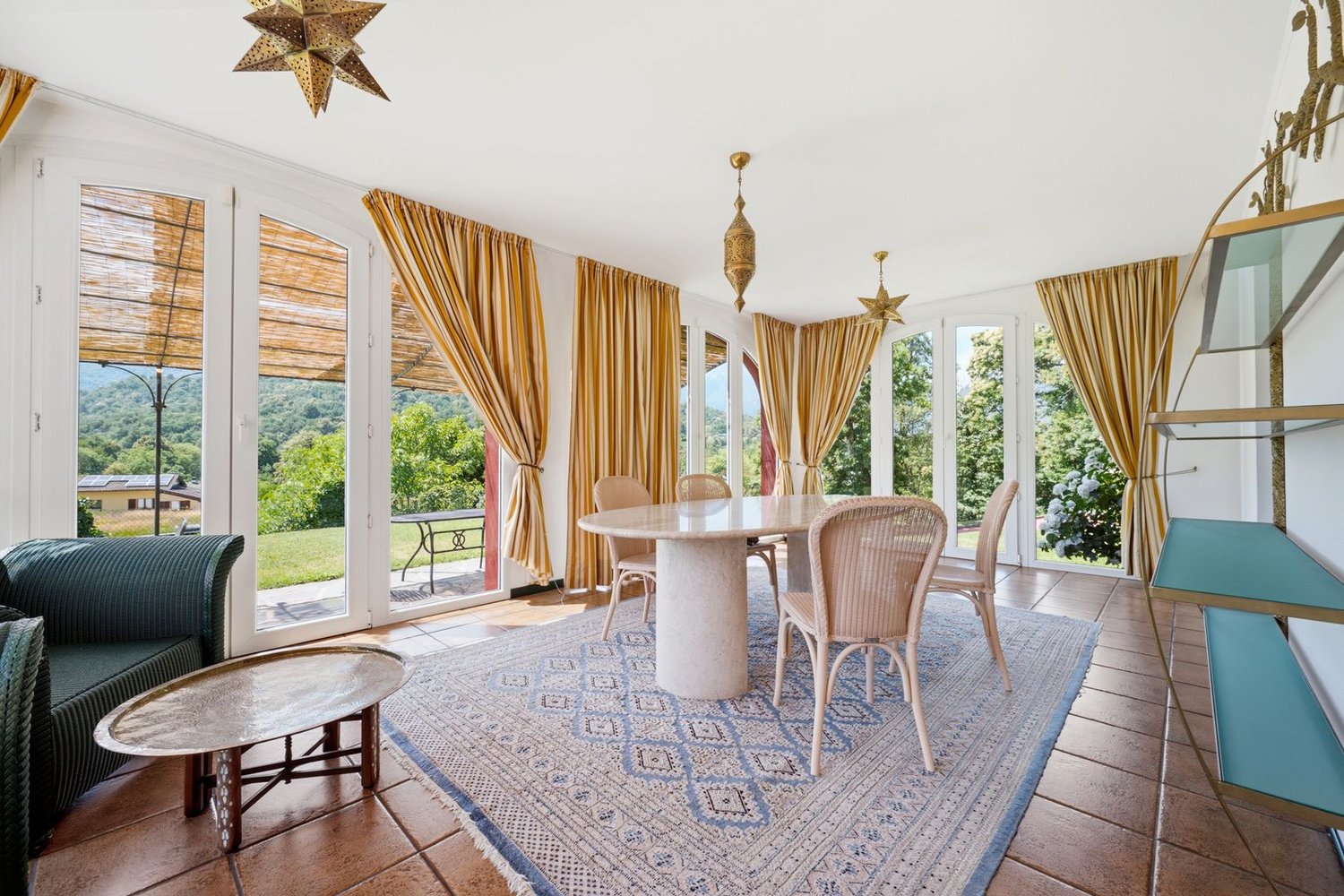 8 rooms villa (5)