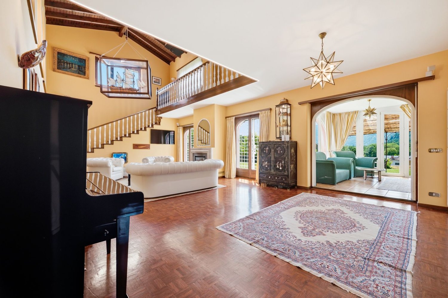 8 rooms villa (3)