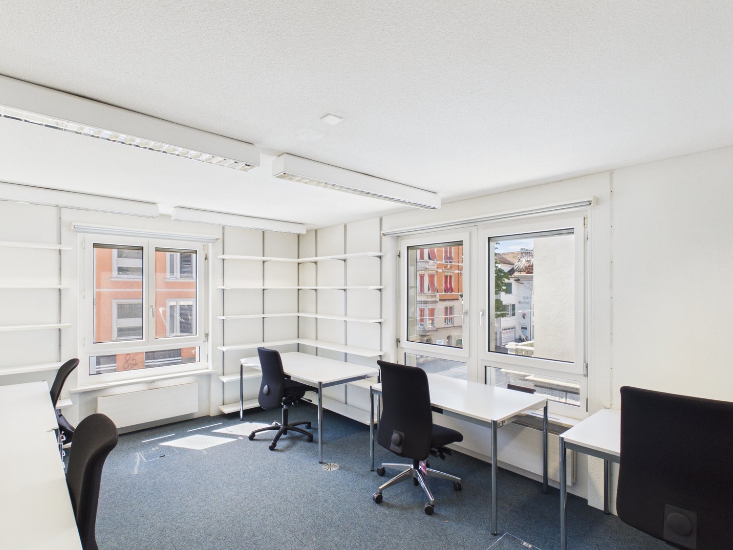 697m² office, photo 5 of 10