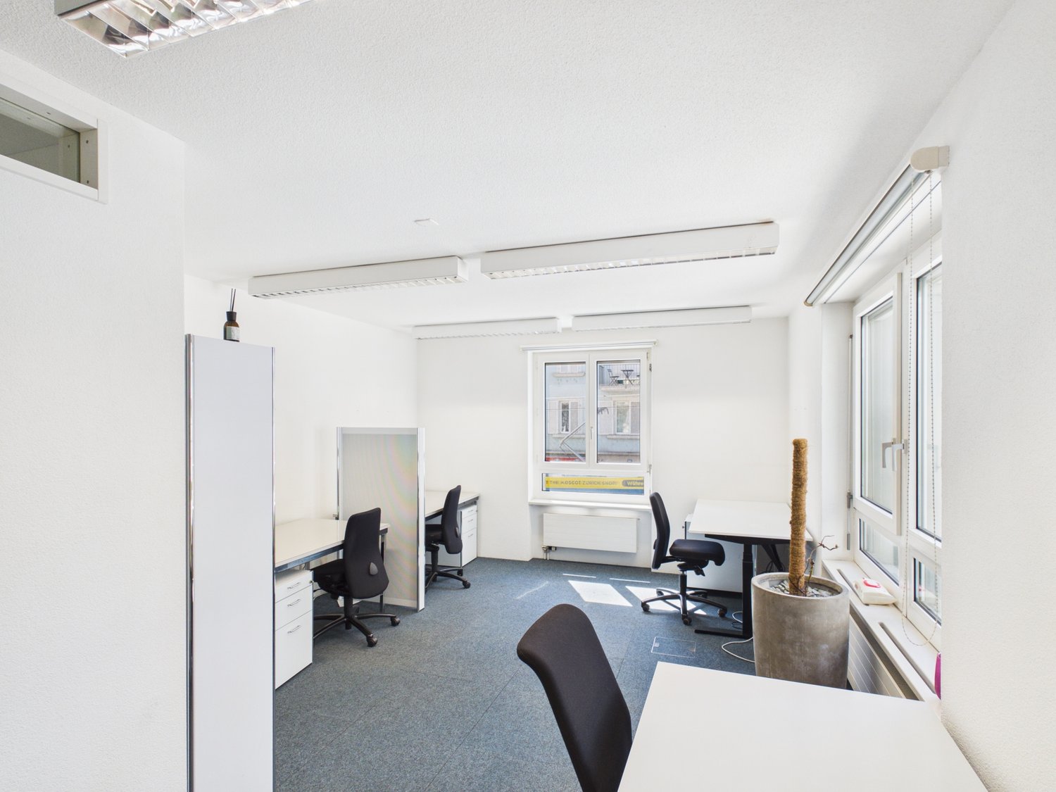 697m² office, photo 4 of 10