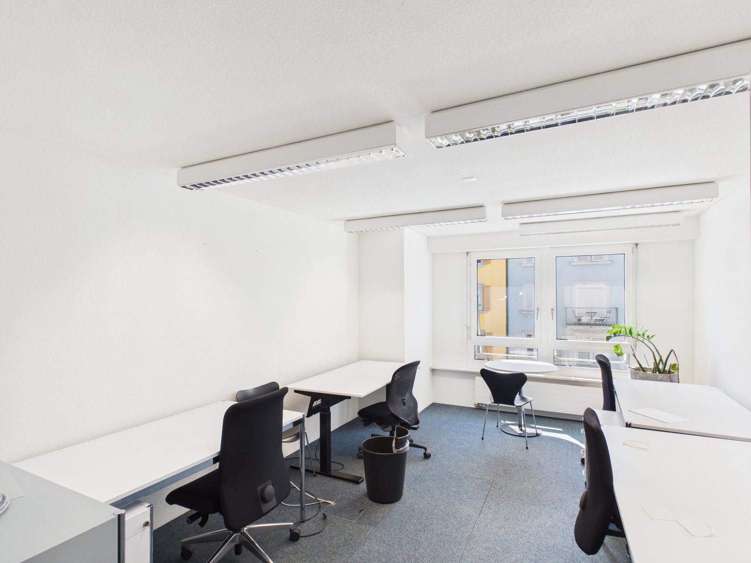 697m² office, photo 9 of 10