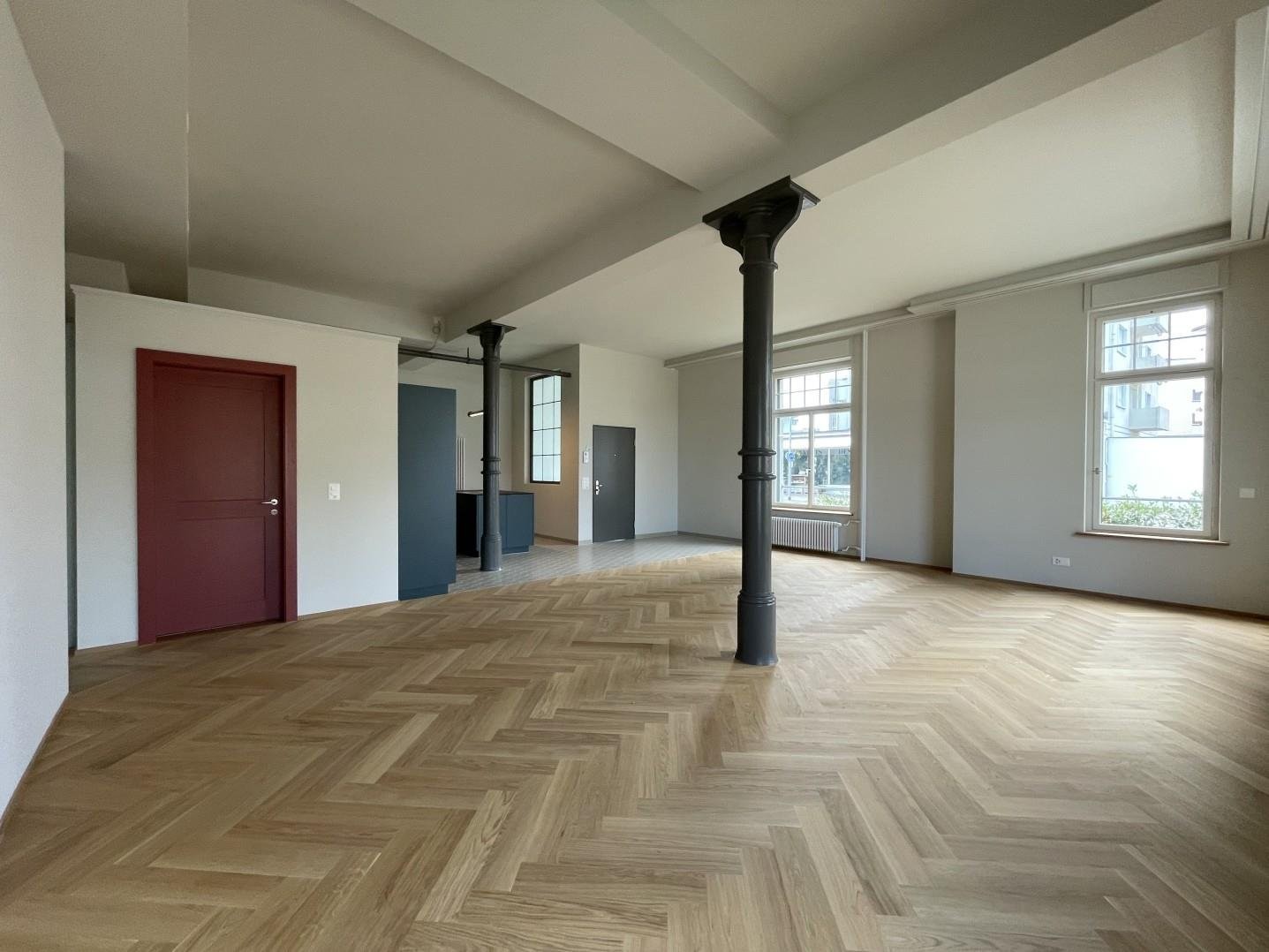 100m² commercial, photo 1 of 10