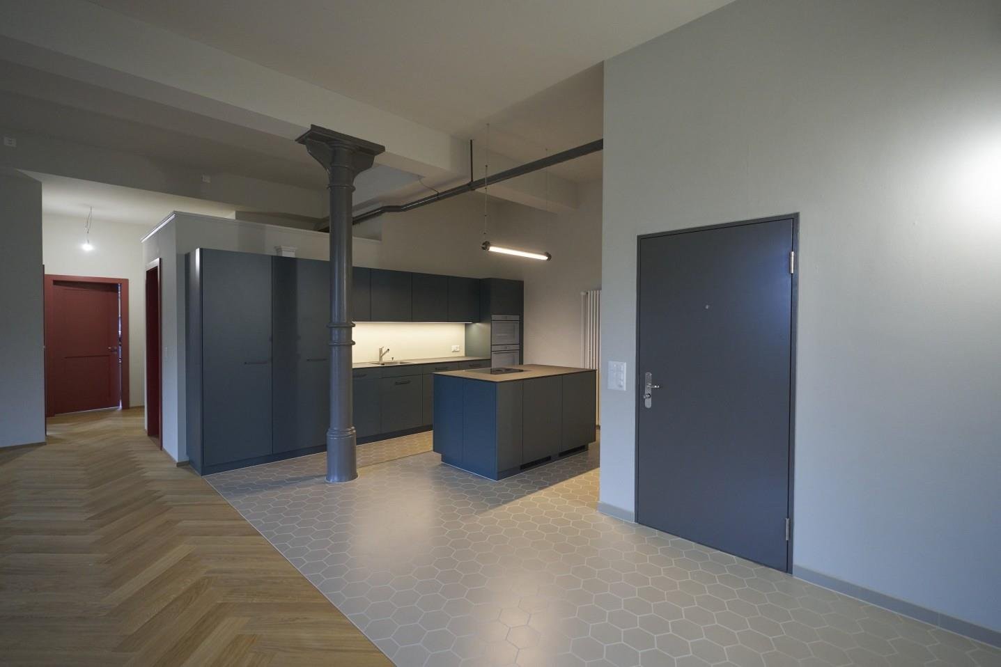 100m² commercial, photo 5 of 10