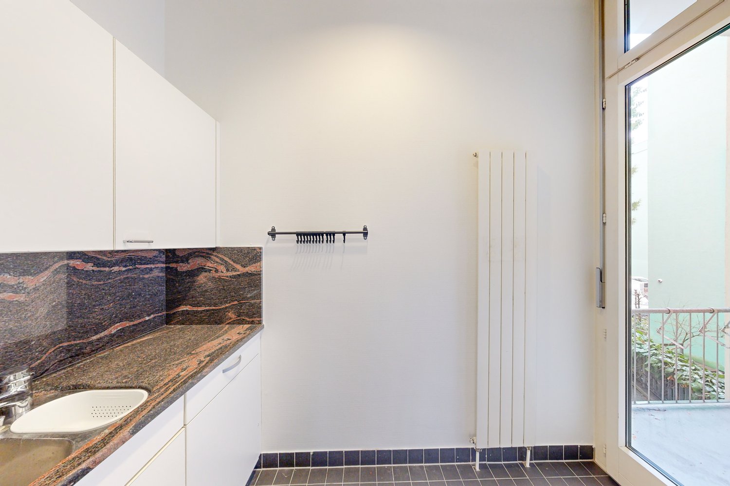 160m² commercial, photo 3 of 5