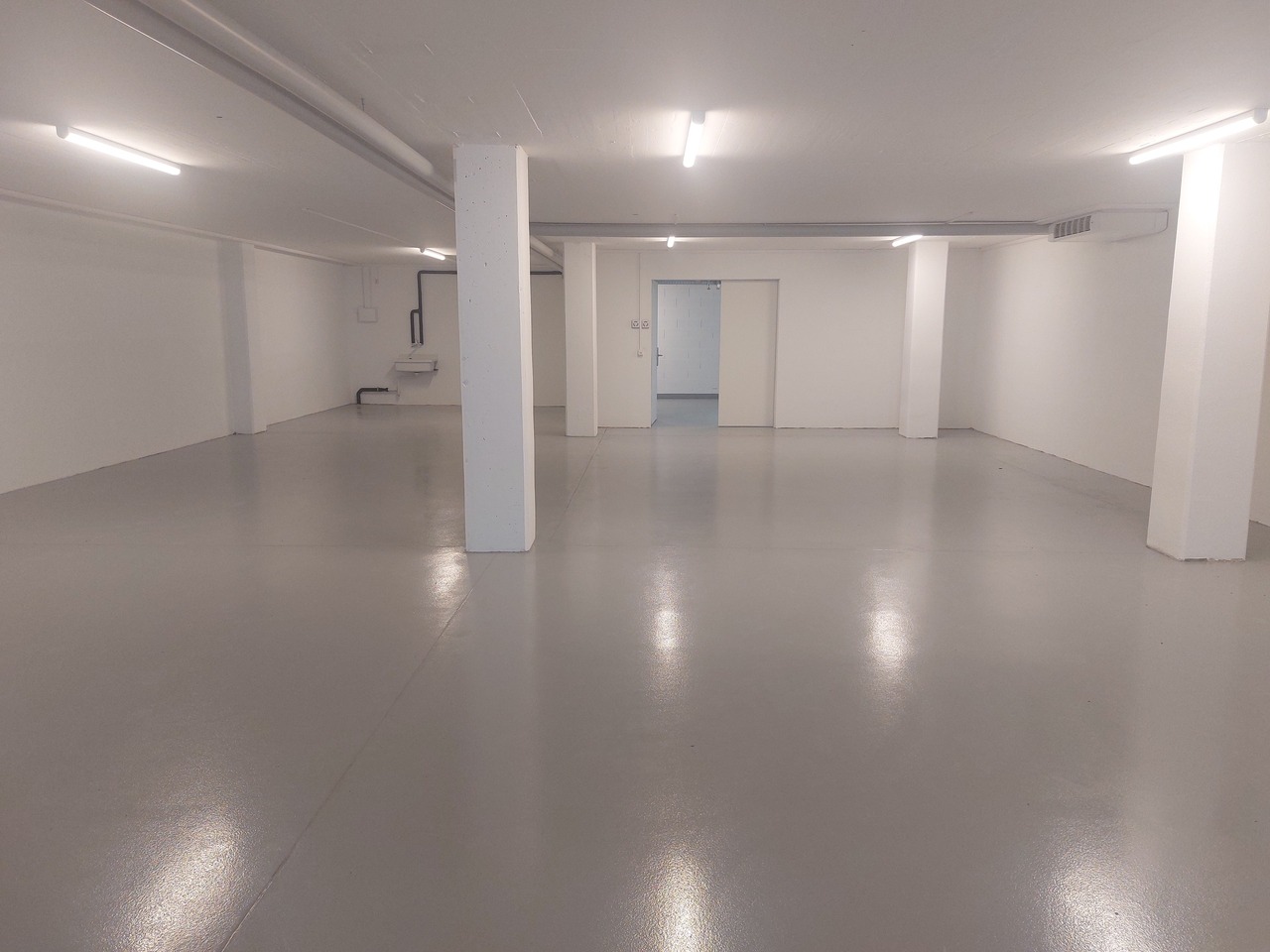 190m² workshop