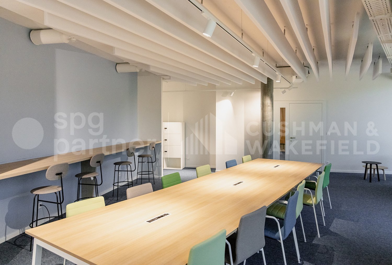 221m² office, photo 4 of 7