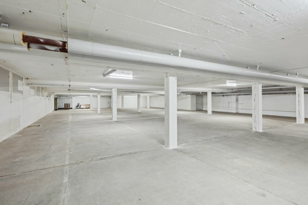 640m² storage room, photo 6 of 10