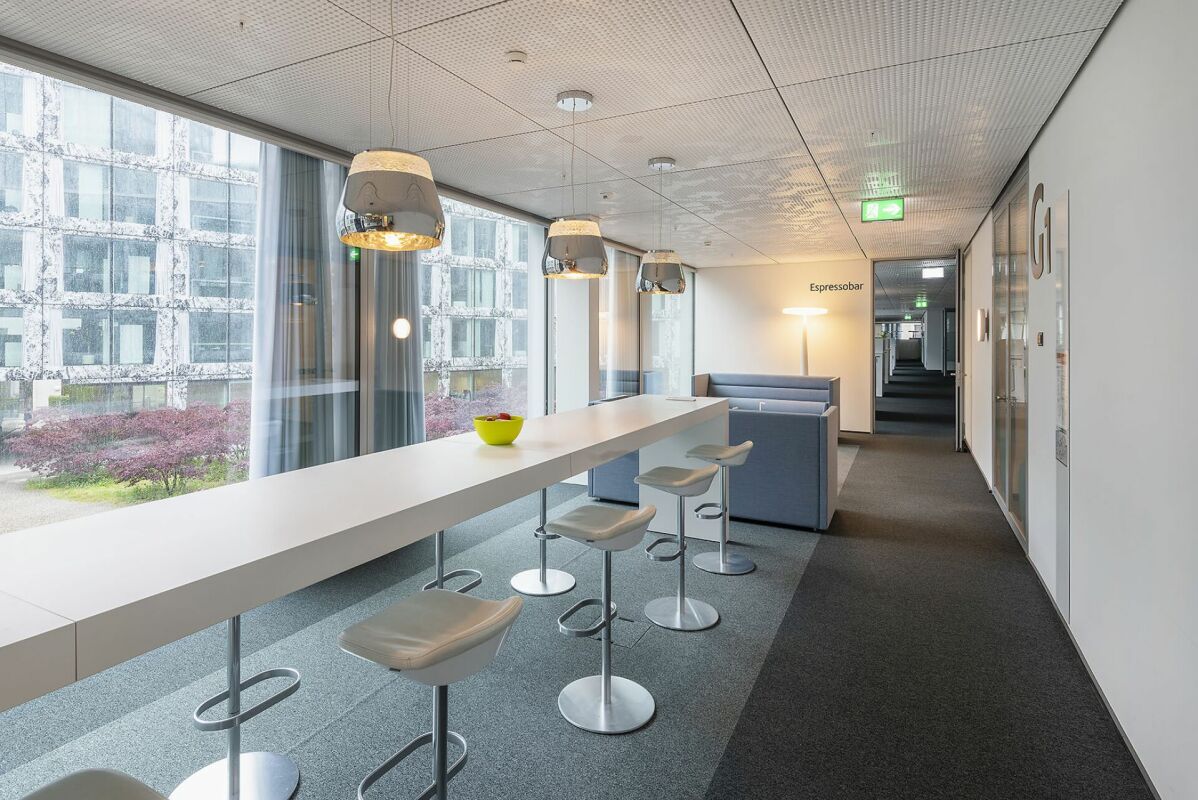 2800m² office
