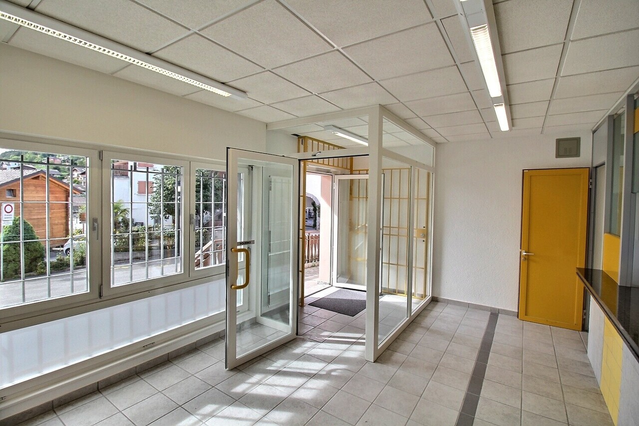 191m² commercial, photo 1 of 10