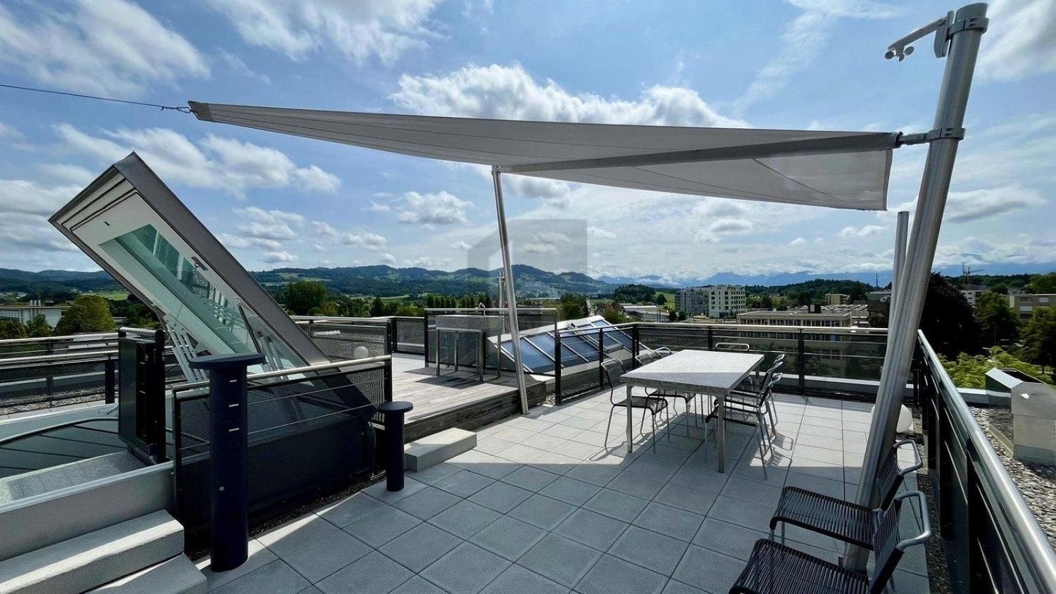 182m² office, photo 1 of 4