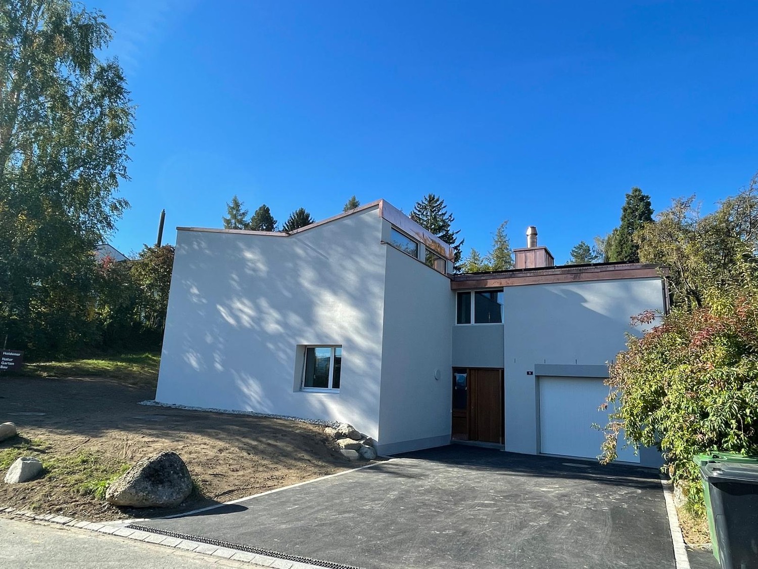 8 rooms single house