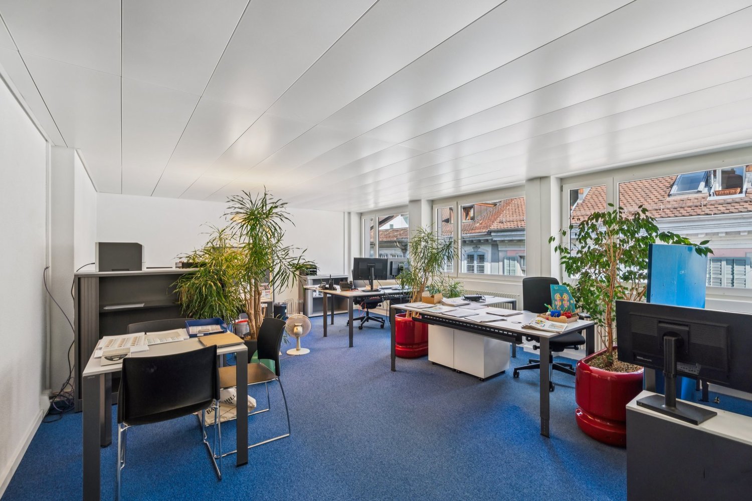 218m² office, photo 1 of 7