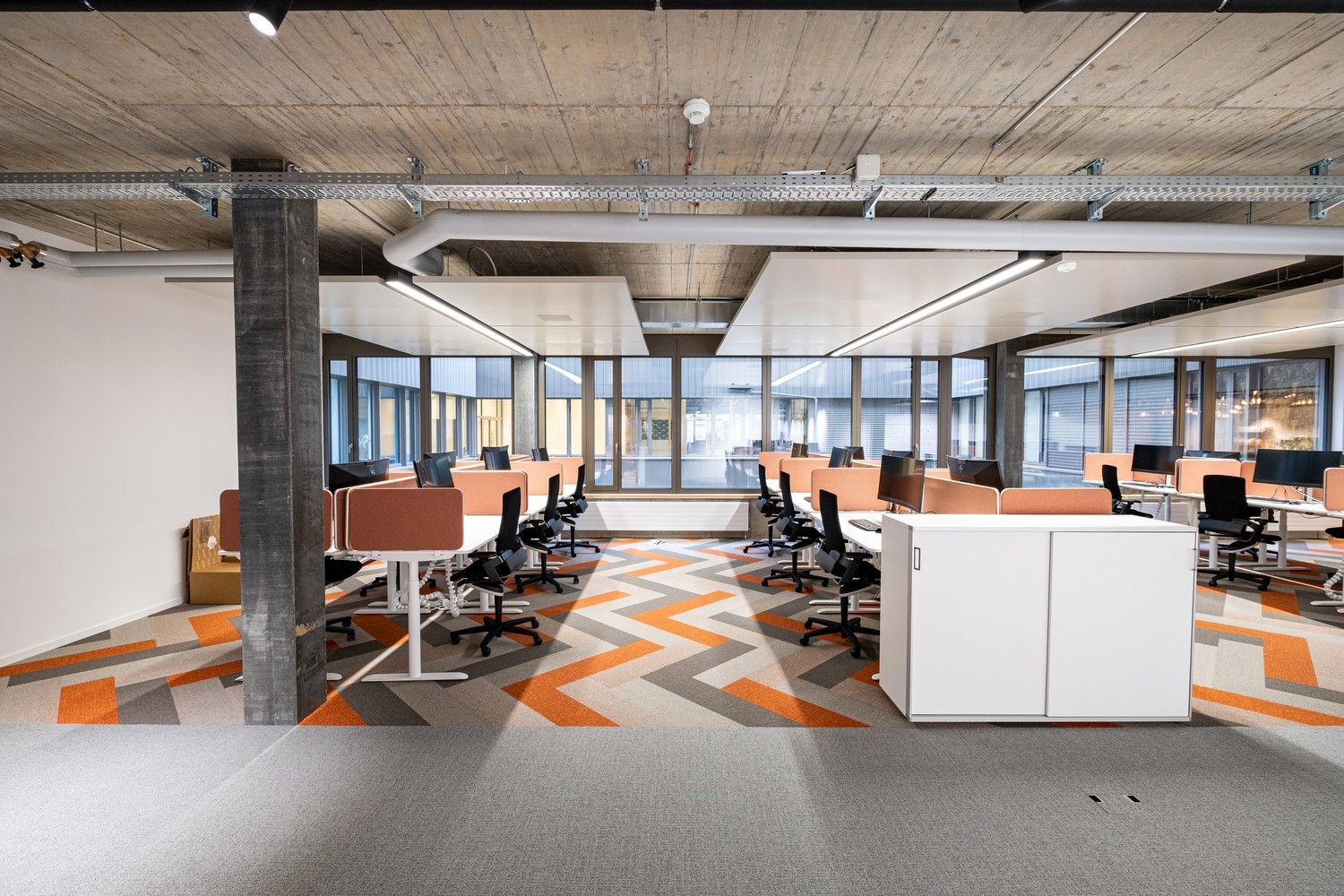 702m² commercial, photo 3 of 8