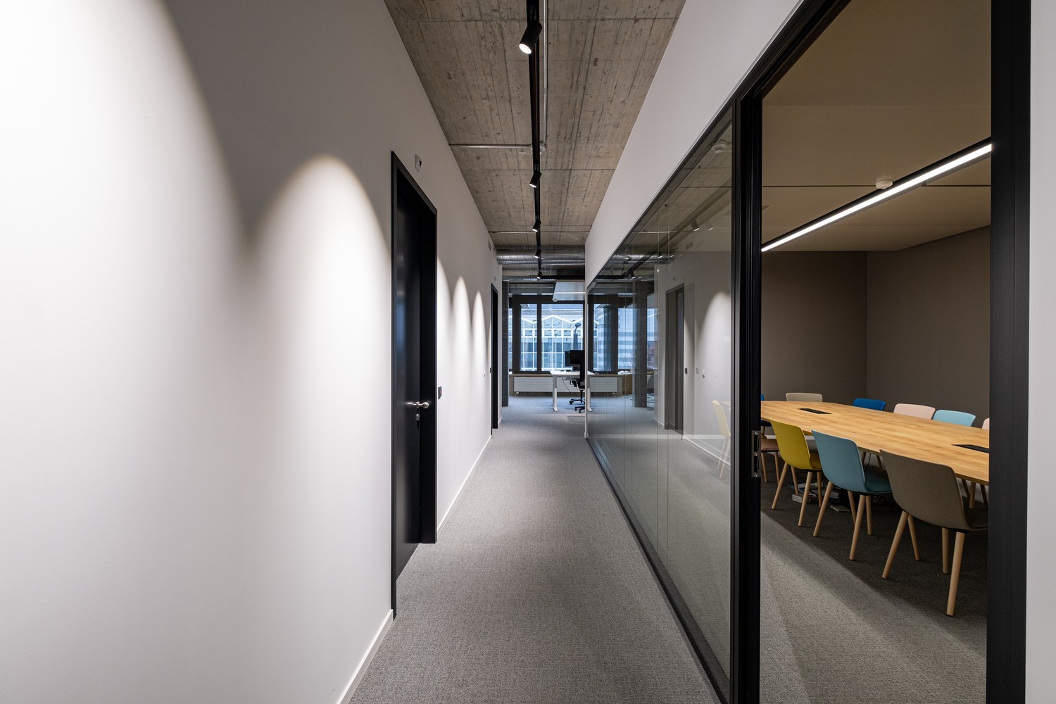 702m² commercial, photo 5 of 8