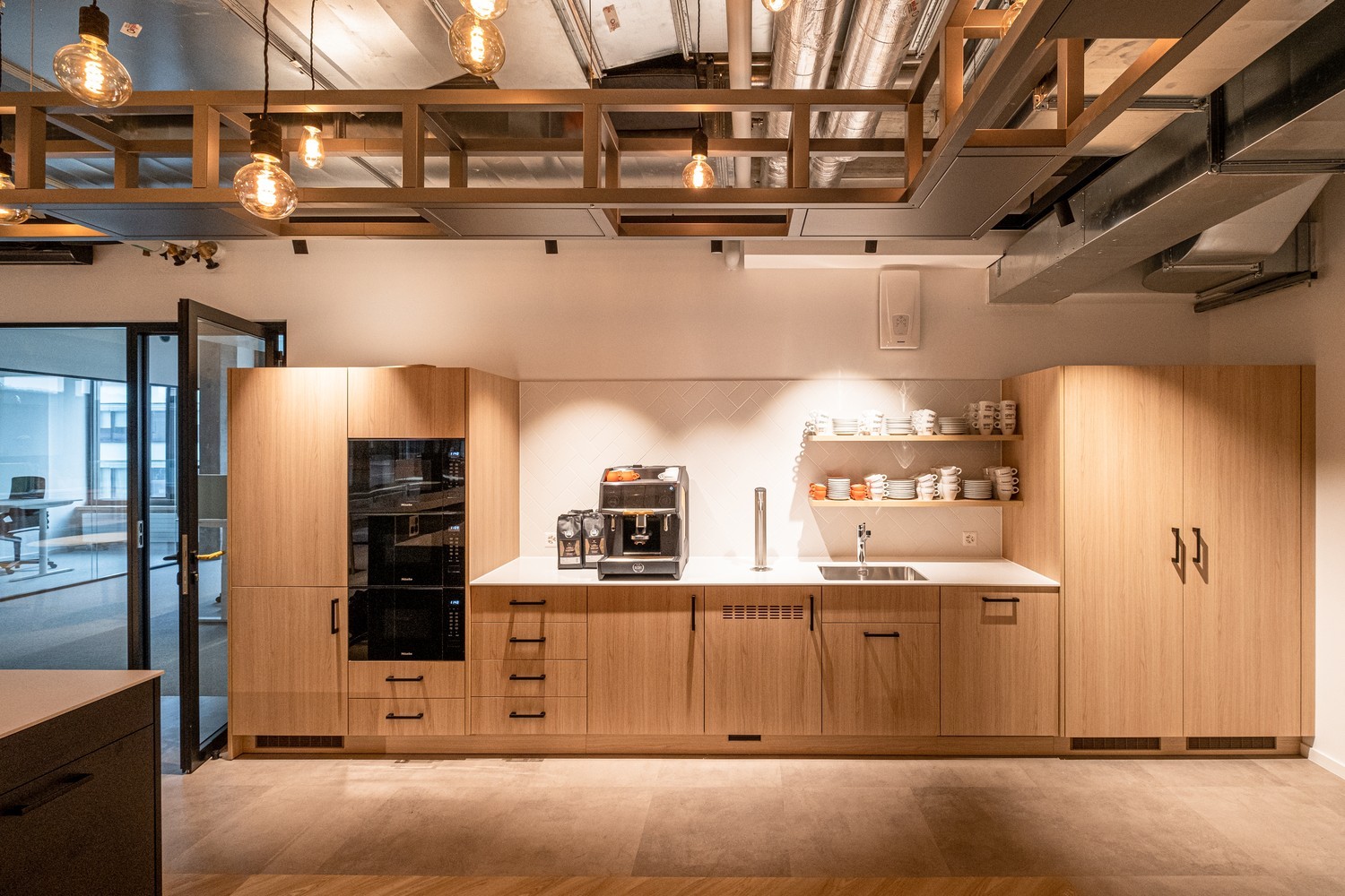 702m² commercial, photo 6 of 8