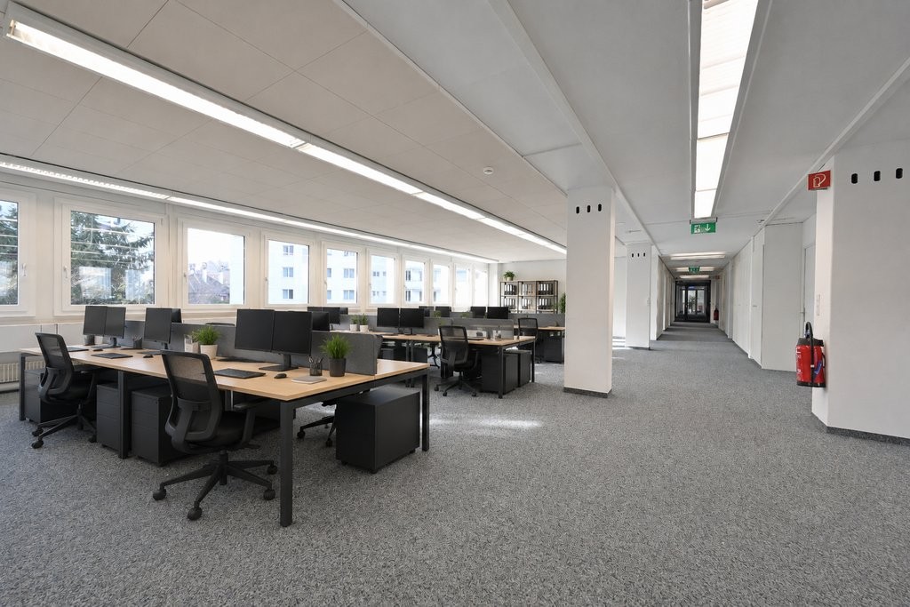 356m² office