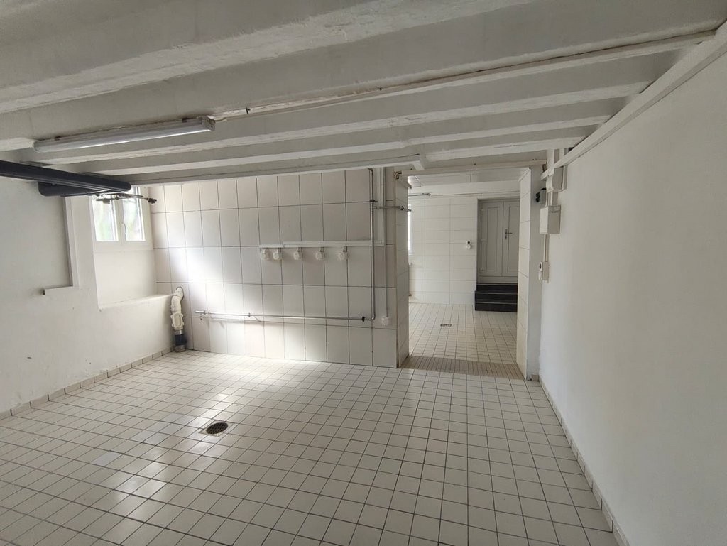 94m² commercial, photo 2 of 7