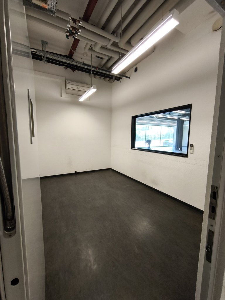 310m² shop, Foto 9 von 10