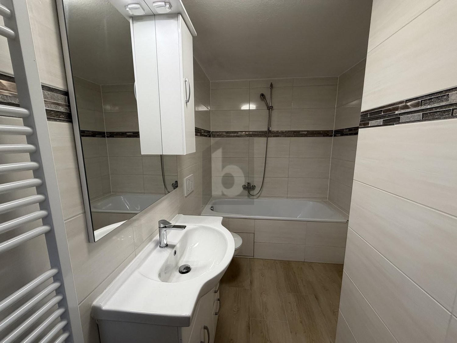5 rooms duplex house, photo 4 of 4