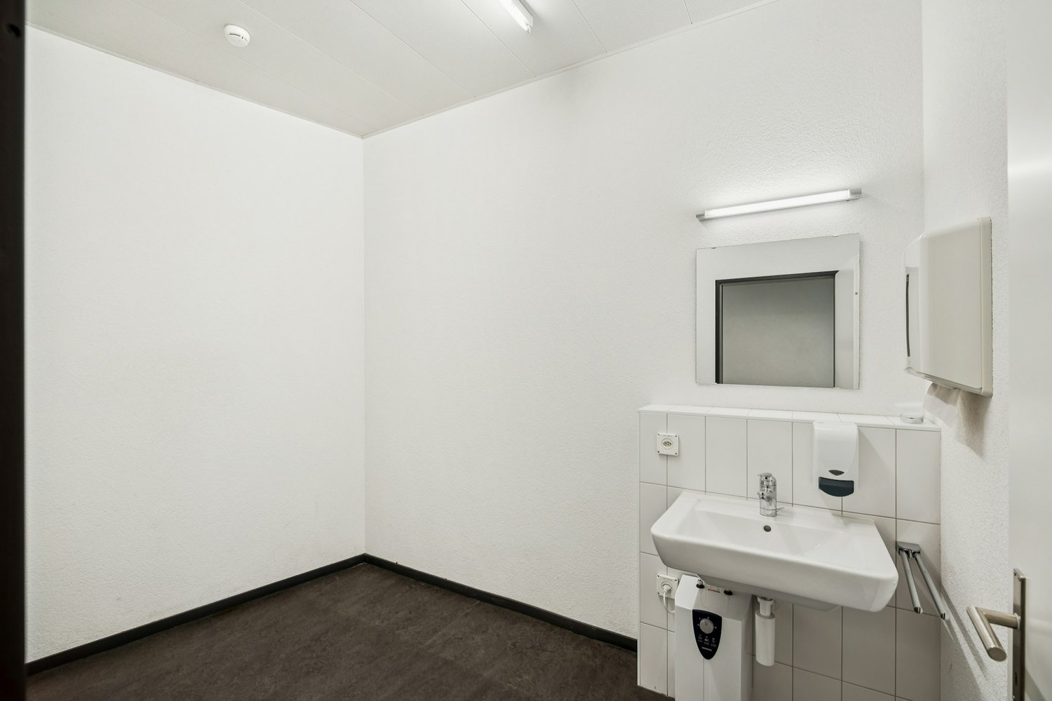 310m² commercial, photo 10 of 10