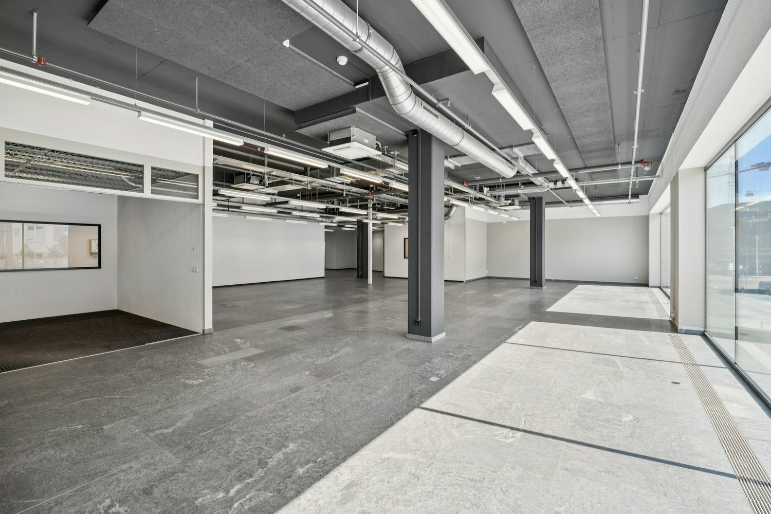 310m² commercial, photo 3 of 10