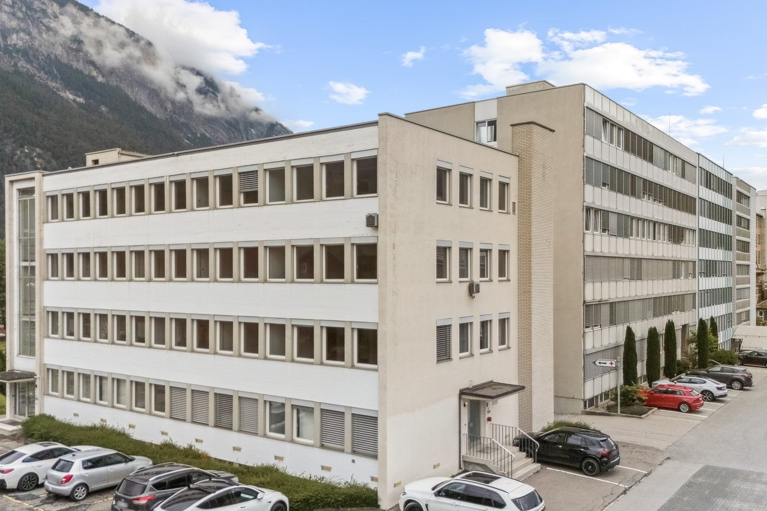 858m² office, photo 2 of 10