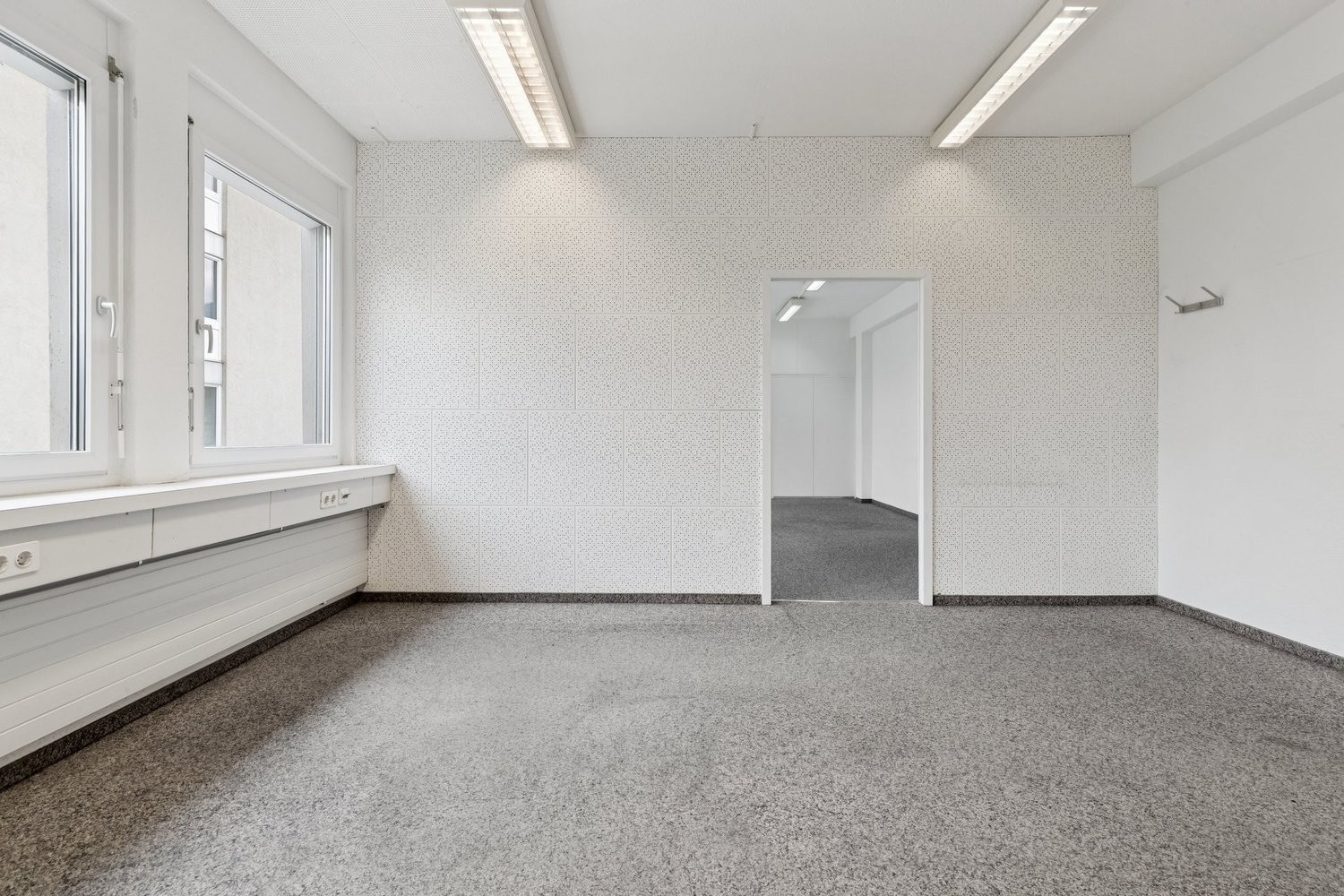 858m² office, photo 5 of 10