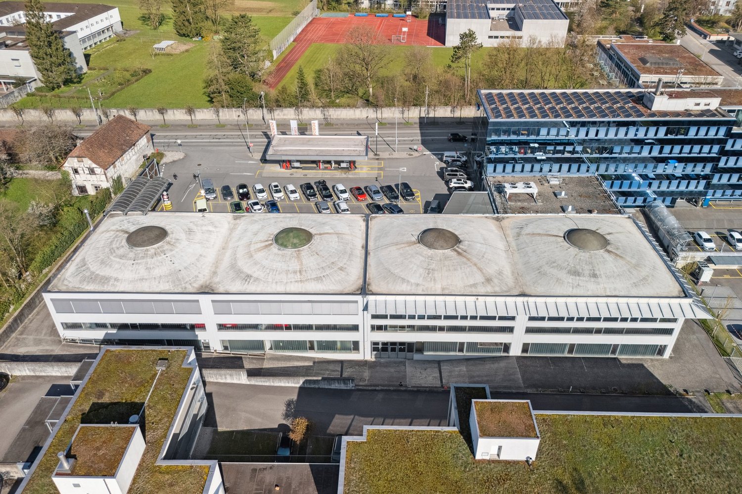 670m² industrial object, photo 2 of 10