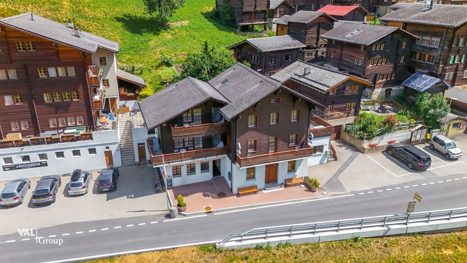 Immeuble d'habitation / commercial