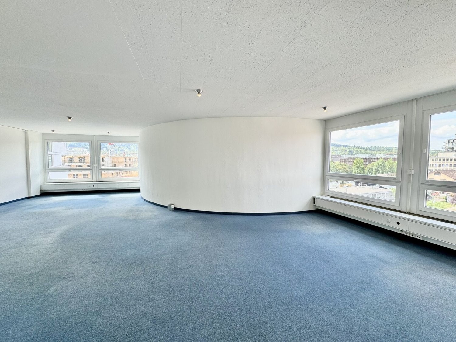 148m² office, photo 3 of 9