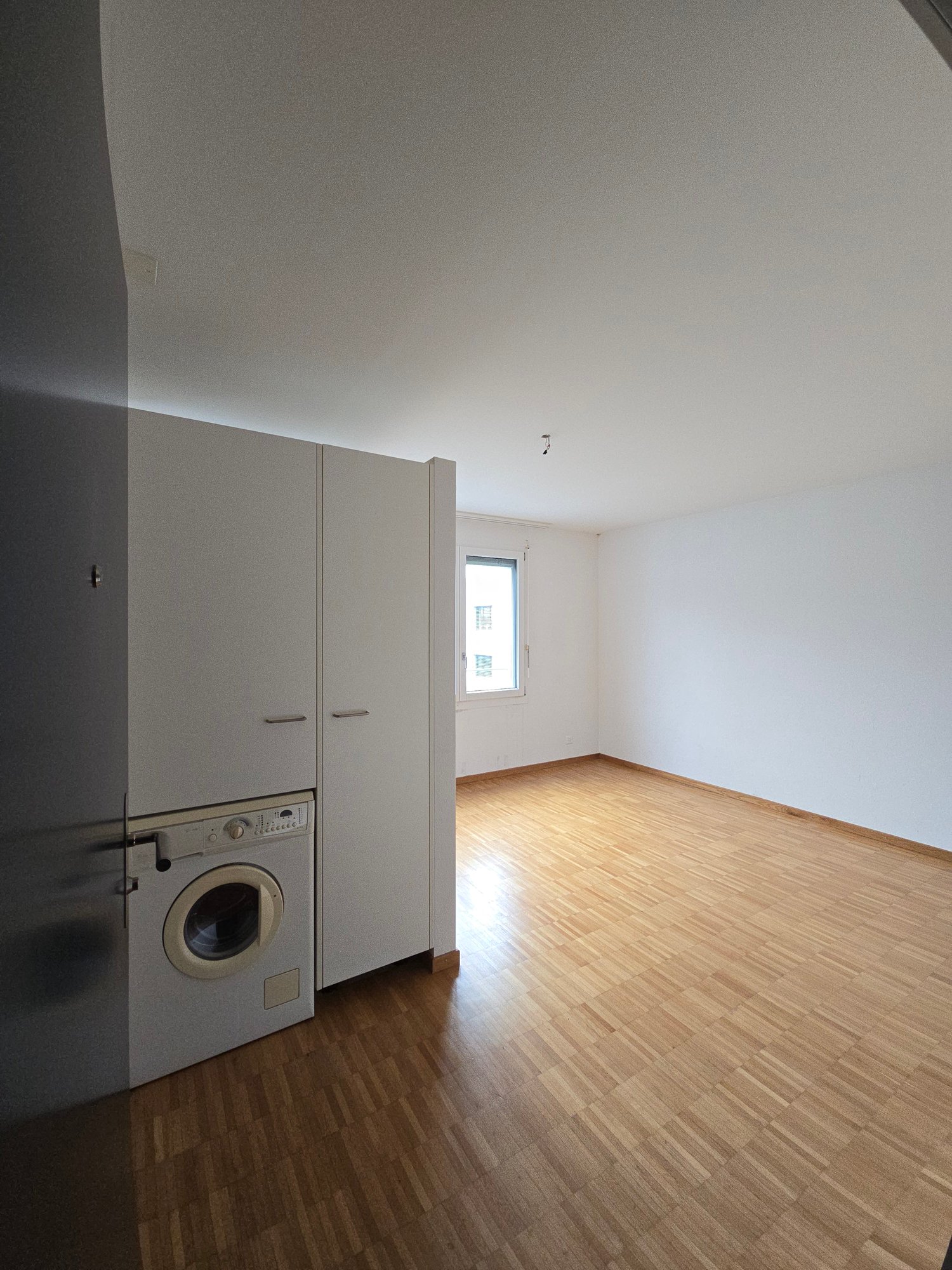 1 room studio, photo 1 of 8