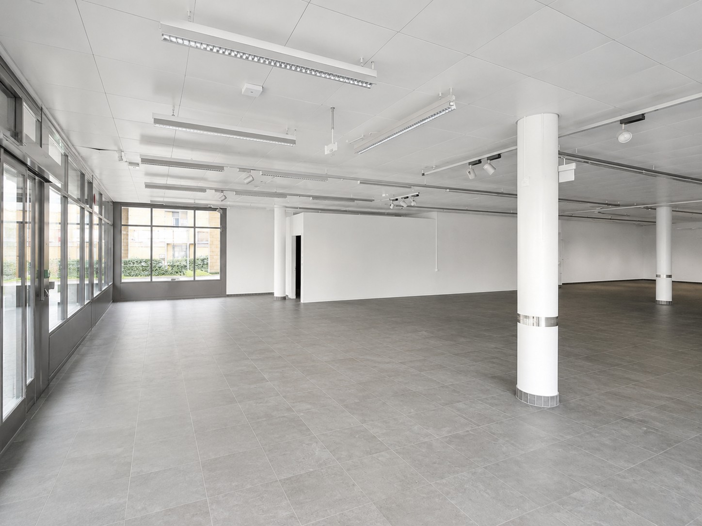 414m² commercial, photo 2 of 5